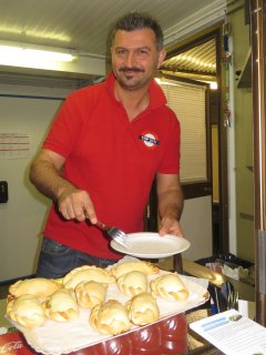 Tutti Pazzi x Les Empanadas Argentinas